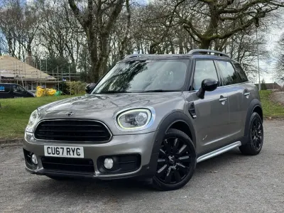 Usado Mini Cooper D 150 CV (110 kW) 2017 Plateado Utilitario
