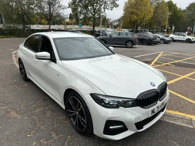 Begagnad BMW 330e M Sport 2021 Vit Sedan