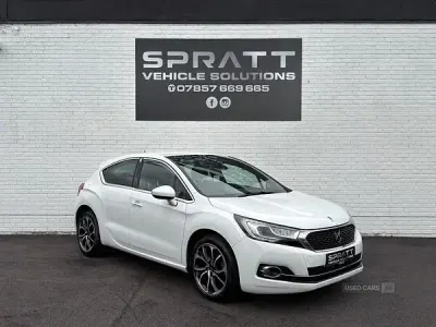 Used DS Automobiles DS4 Prestige 120 HP (88 kW) 2016 White Hatchback