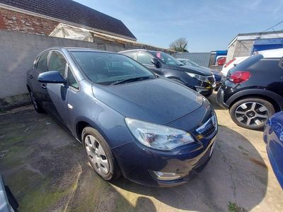 Second-hand Vauxhall Astra 2011 Albastru Hatchback