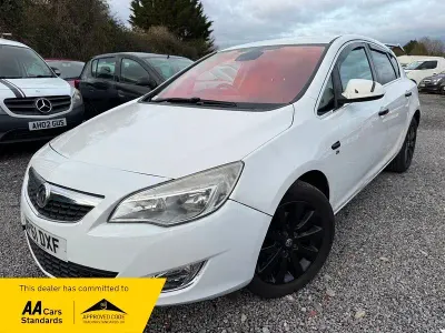 Usado Vauxhall Astra Elite 165 CV (121 kW) 2011 Blanco Utilitario