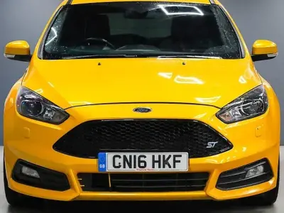 Używany Ford Focus ST 250 KM (183 kW) 2016 Żółty Hatchback