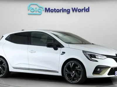 Used Renault Clio Engineered 145 HP (106 kW) 2023 White Hatchback
