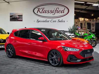 Używany Ford Focus ST 2022 Czerwony Hatchback