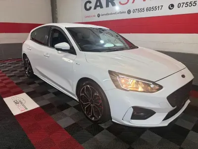 Used Ford Focus ST-Line X 2018 White Hatchback