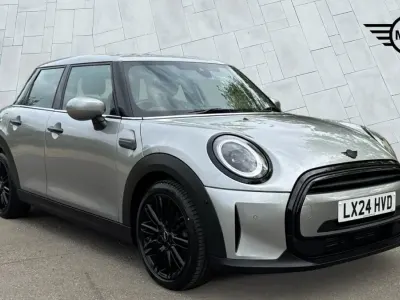 Used Mini Cooper Exclusive 134 HP (98 kW) 2024 Silver Hatchback