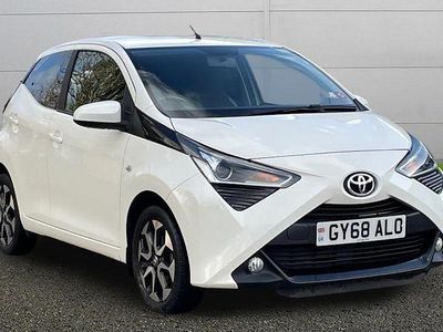 Used Toyota Aygo X-plore 69 HP (50 kW) 2018 White Hatchback
