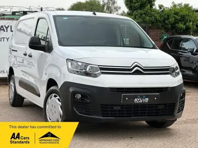 Used Citroën Berlingo 100 HP (73 kW) 2020 White MPV