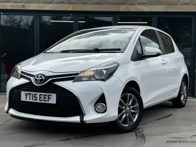 Begagnad Toyota Yaris 99 HK (72 kW) 2015 Vit Halvkombi