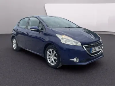 Używany Peugeot 208 Active 82 KM (60 kW) 2013 Niebieski Hatchback