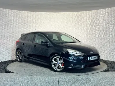 Usado Ford Focus ST 2014 Negro Utilitario