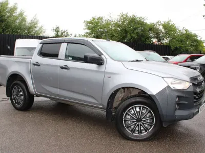 Used Isuzu D-Max 163 HP (119 kW) 2023 Silver Pickup