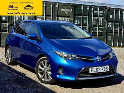 Używany Toyota Auris Hybrid 136 KM (100 kW) 2013 Niebieski Hatchback
