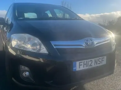 Usado Toyota Auris Hybrid