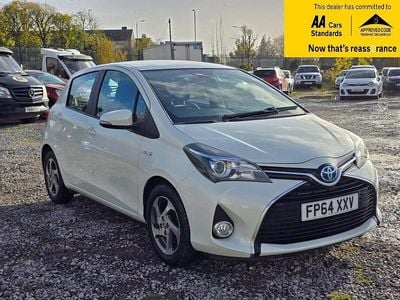 White Used 2015 Toyota Yaris Hybrid Hatchback | £9,488 (Fair price)