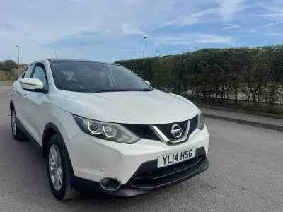 Used Nissan Qashqai Acenta Premium 2014 White SUV