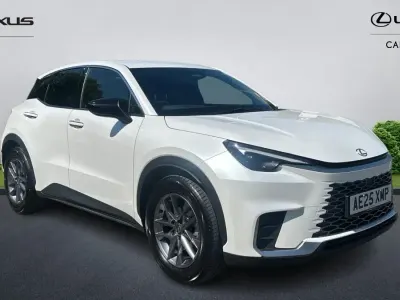 Used Lexus LBX 136 HP (100 kW) 2025 White SUV