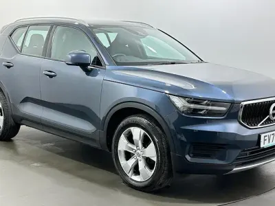 Used Volvo XC40 Momentum 197 HP (144 kW) 2020 Blue SUV