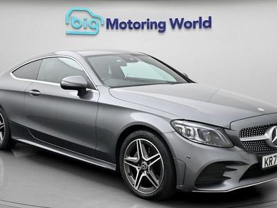 Usado Mercedes C200 AMG line 184 HP (135 kW) 2022 Cinzento Coupé