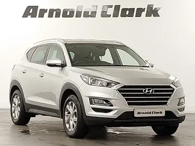 Usado Hyundai Tucson SE 132 HP (97 kW) 2020 Prateado SUV