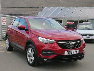 Używany Vauxhall Grandland X S 130 KM (95 kW) 2019 Czerwony SUV