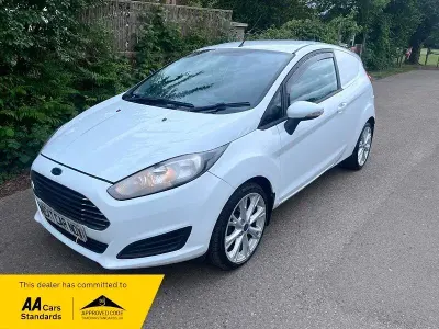 Used Ford Fiesta 2015 White Hatchback