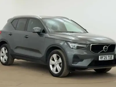 Used Volvo XC40 Core 161 HP (118 kW) 2025 Green SUV