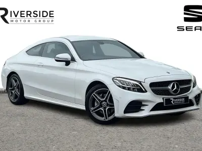 Usado Mercedes C200 AMG line 180 HP (132 kW) 2019 Branco Coupé