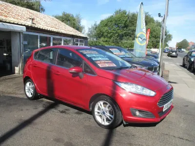Used Ford Fiesta Zetec 2015 Red Hatchback