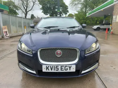 Usado Jaguar XF Portfolio 200 HP (147 kW) 2015 Azul Sedan