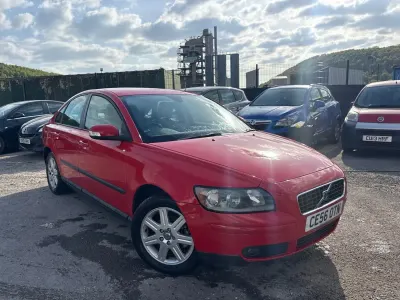 Usado Volvo S40 125 HP (91 kW) 2006 Vermelho Sedan