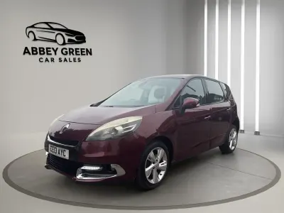 Usado Renault Scénic III Dynamique 110 CV (80 kW) 2013 Rojo Monovolumen