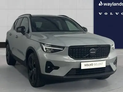 Usado Volvo XC40 Plus 2025 Gris SUV