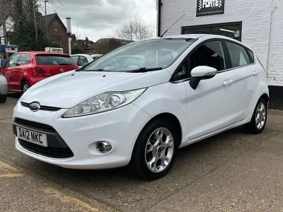 Used Ford Fiesta Zetec 96 HP (70 kW) 2012 White Hatchback