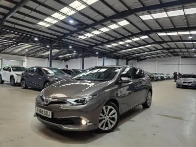 Used Toyota Auris Hybrid