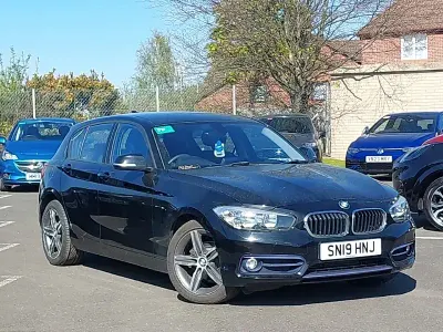 Usado BMW 118 Sport Line 136 HP (100 kW) 2019 Preto Citadino