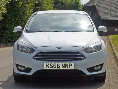 Used Ford Focus Zetec 2016 Frozen white Hatchback