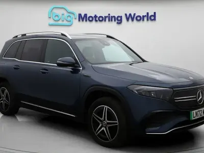 Begagnad Mercedes EQB350 AMG line 214 kW (292 HK) 2022 Blå SUV