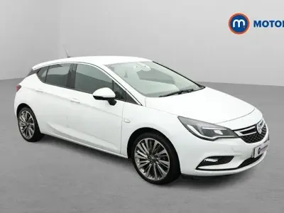 Used Vauxhall Astra 150 HP (110 kW) 2019 White Hatchback