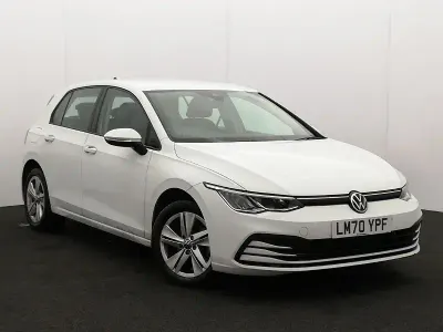 Używany VW Golf VII Life 150 KM (110 kW) 2021 Biały Hatchback