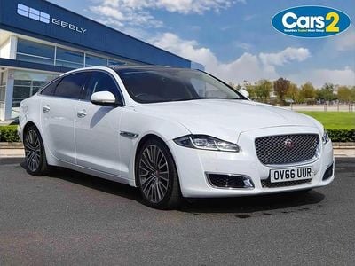 Used Jaguar XJ 301 HP (221 kW) 2016 White Sedan