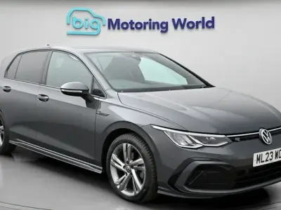 Second-hand VW Golf VIII R-line 150 CP (110 kW) 2023 Gri Hatchback