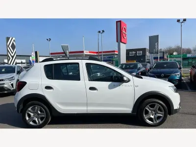 Używany Dacia Sandero Essentiel 2019 Biały Hatchback