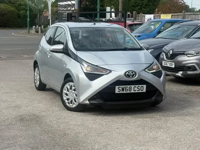 Used Toyota Aygo X-play 72 HP (52 kW) 2019 Silver Hatchback
