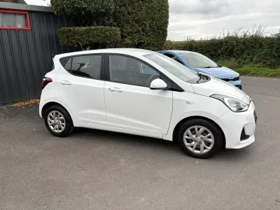 Used Hyundai i10 SE 87 HP (63 kW) 2017 White Hatchback