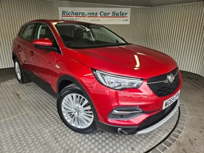 Używany Vauxhall Grandland X Business Edition 130 KM (95 kW) 2019 Czerwony SUV