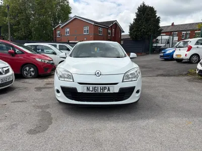 Used Renault Mégane 99 HP (72 kW) 2012 White Hatchback