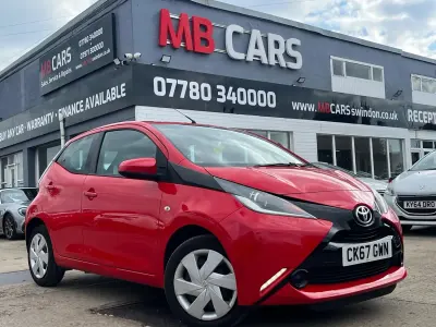 Gebraucht Toyota Aygo X-play 69 PS (50 kW) 2017 Rot Kleinwagen