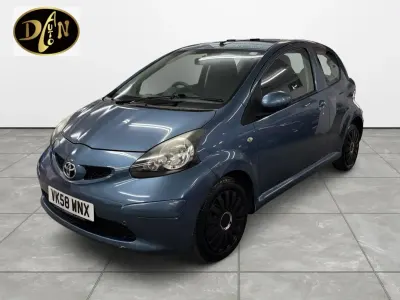 Used Toyota Aygo 67 HP (49 kW) 2008 Blue Hatchback