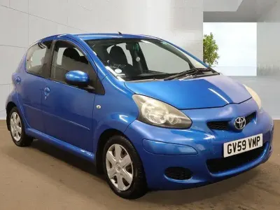 Used Toyota Aygo 68 HP (50 kW) 2010 Blue Hatchback